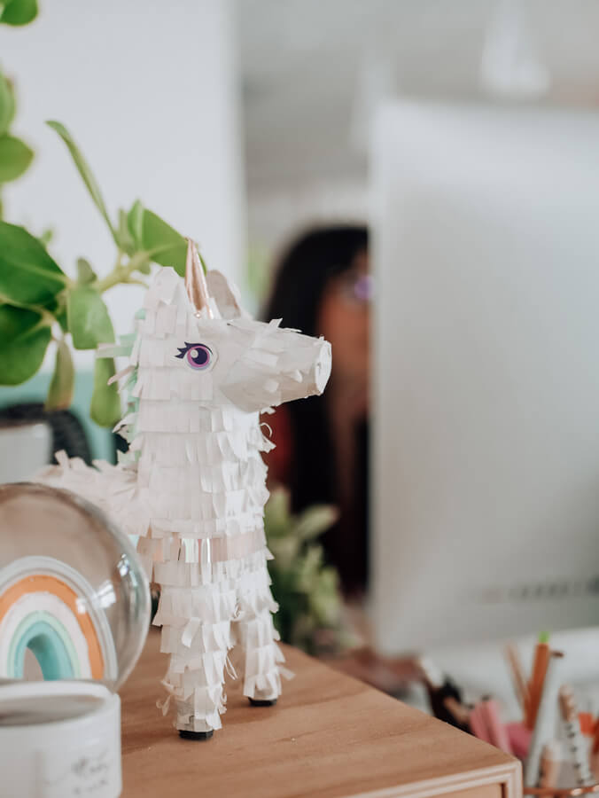 décoration licorne à l'agence de communication globale com commerce à clermont-ferrand