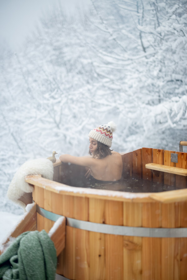 femme dans un bain nordique