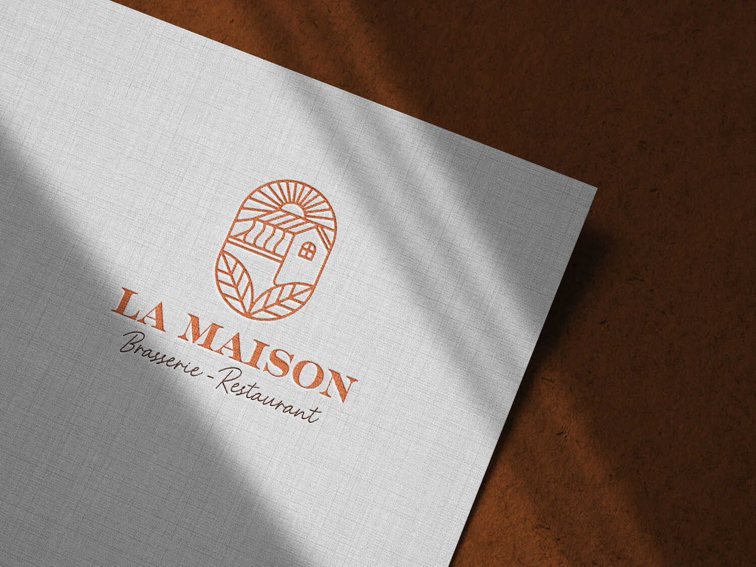 identité visuelle de La Maison Hôtel Larivaut, un logo crée par l'agence com commerce